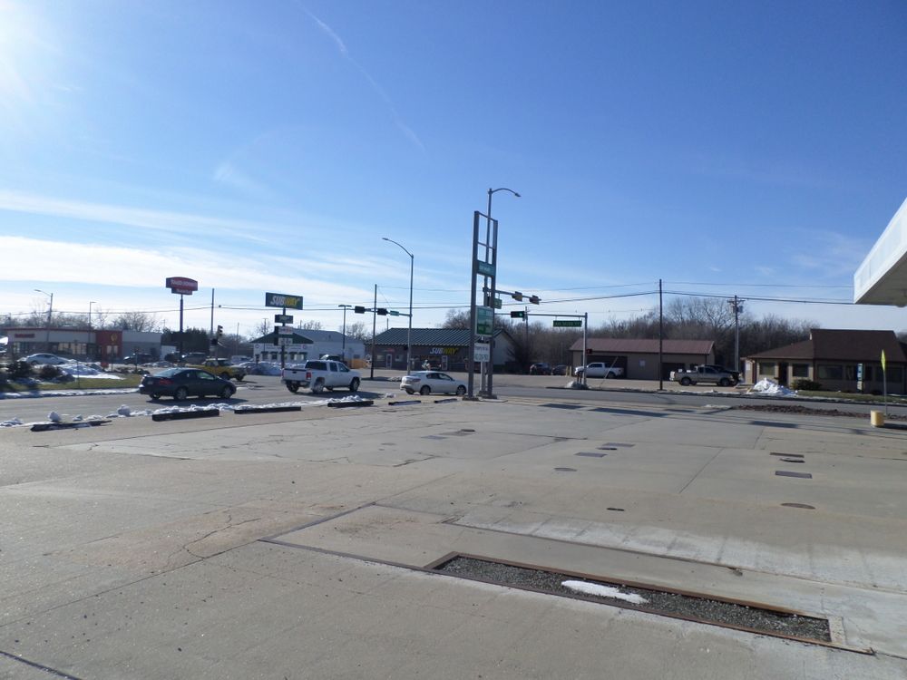 Corner Lot on 6th & Monroe: 501 Monroe St, Beatrice, NE 68310